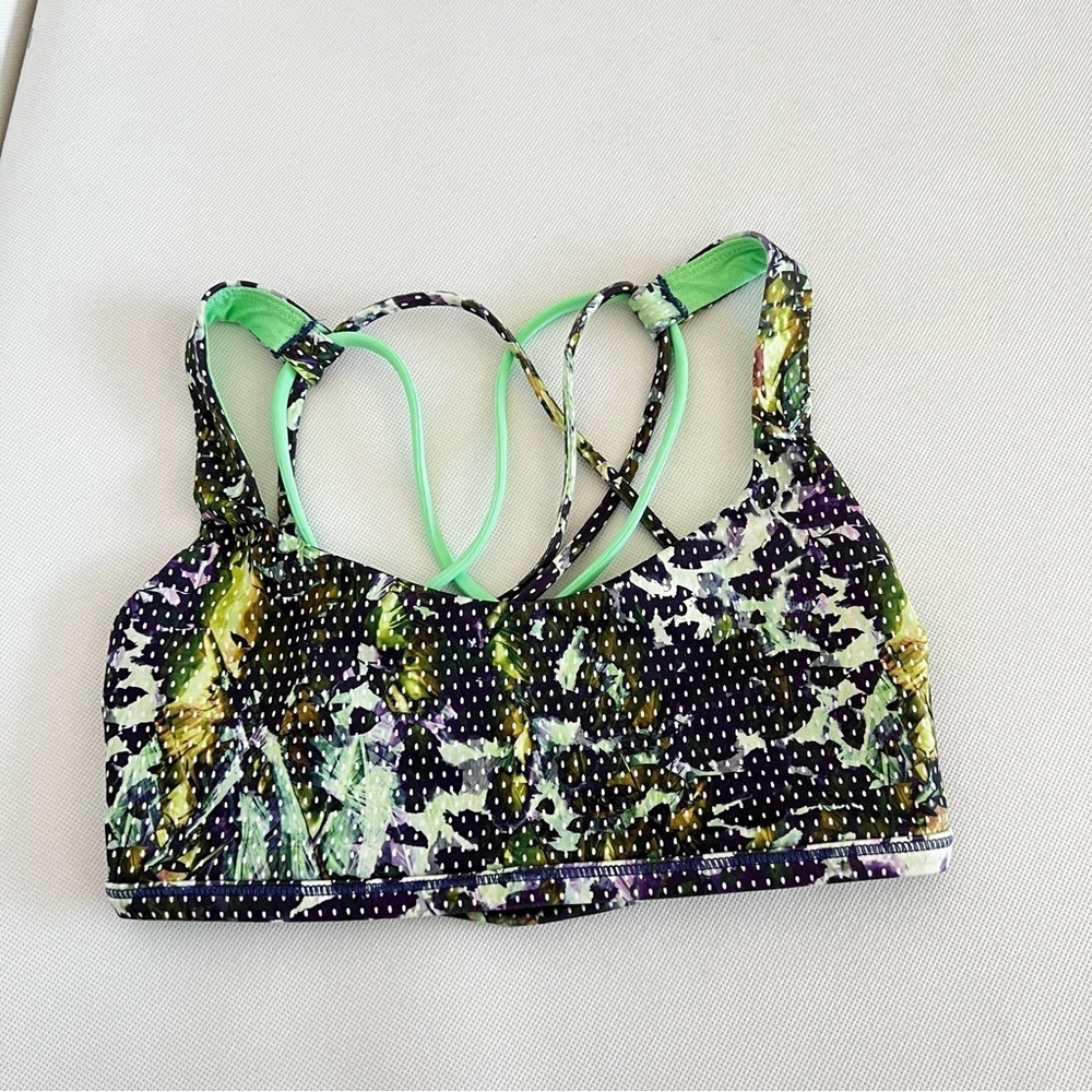 Lululemon Free To Be Wild Floral Sport White Multi / Pistachio Size 4